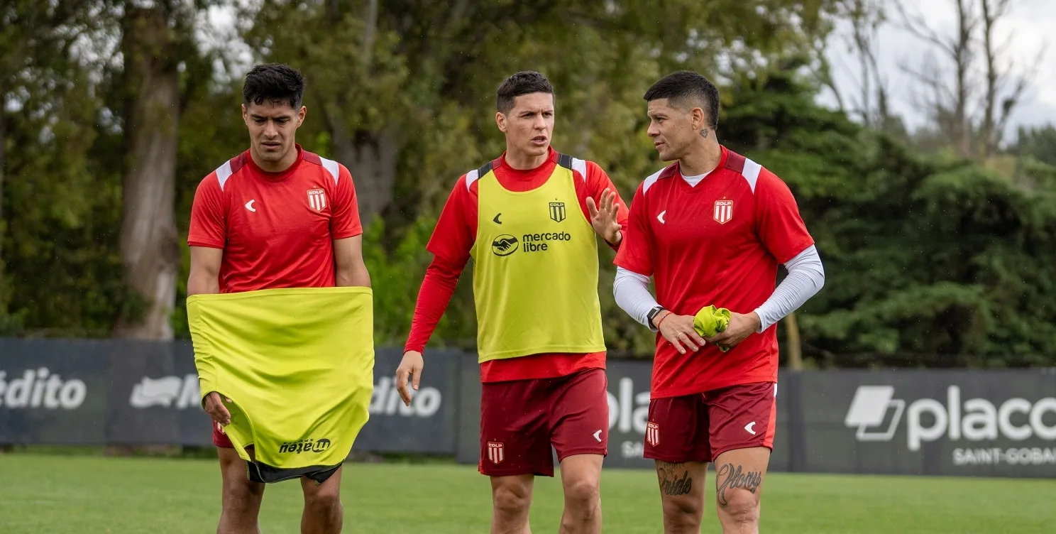 Foto de la nota: Estudiantes convocó a Marcos Rojo y a Benjamín Crivaro para el partido contra San Lorenzo