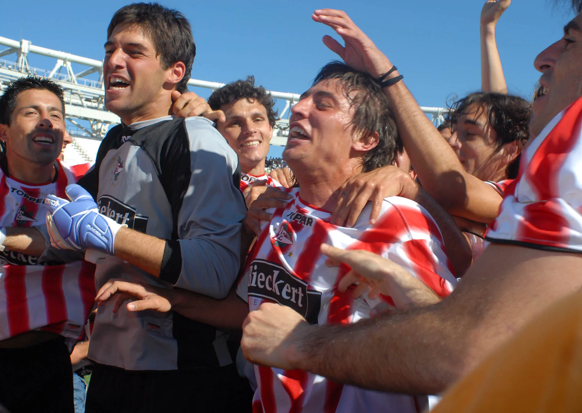 Foto de la nota: Estudiantes goleó a Gimnasia 7-0 en el clásico platense